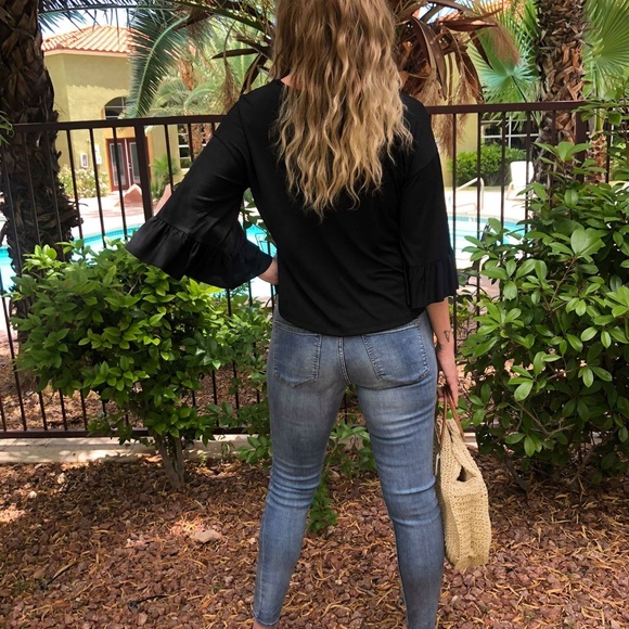 🆕 Head Over Heels Bell Sleeve Top - Picture 4 of 8